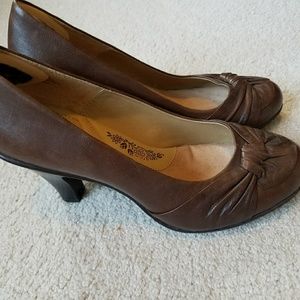 Cute memory foam heels!